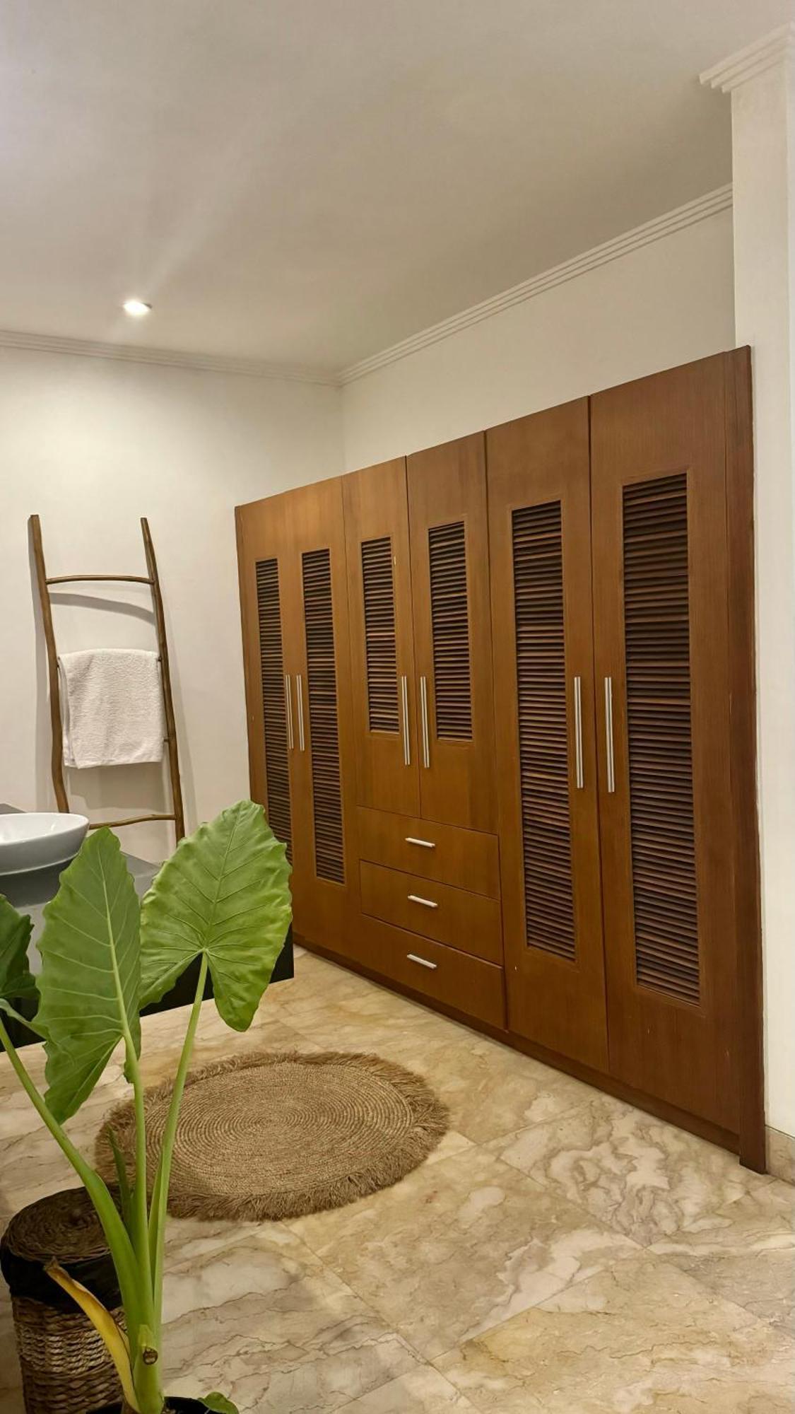 Private Suite In A Kids Friendly Big Shared Villa In Canggu Zewnętrze zdjęcie